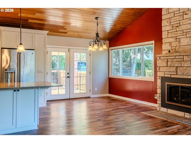 10731 Se EASTMONT Dr, Damascus, OR 97089