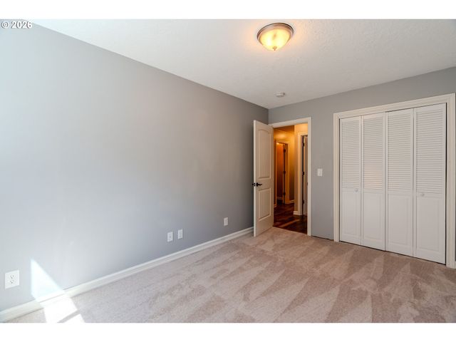 10731 Se EASTMONT Dr, Damascus, OR 97089