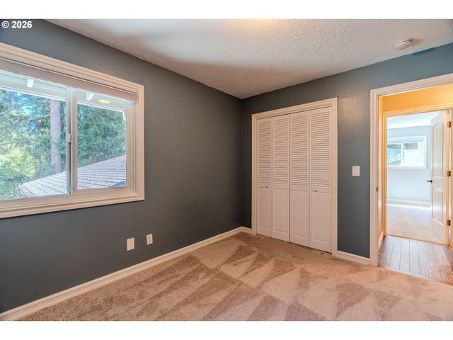 10731 Se EASTMONT Dr, Damascus, OR 97089