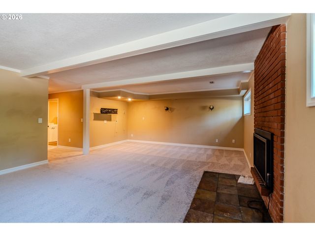 10731 Se EASTMONT Dr, Damascus, OR 97089