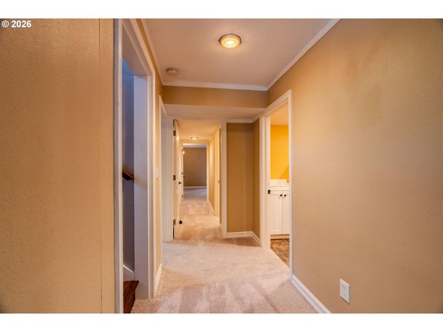 10731 Se EASTMONT Dr, Damascus, OR 97089