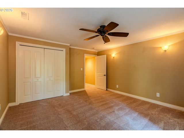 10731 Se EASTMONT Dr, Damascus, OR 97089