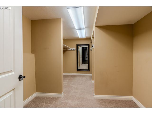 10731 Se EASTMONT Dr, Damascus, OR 97089