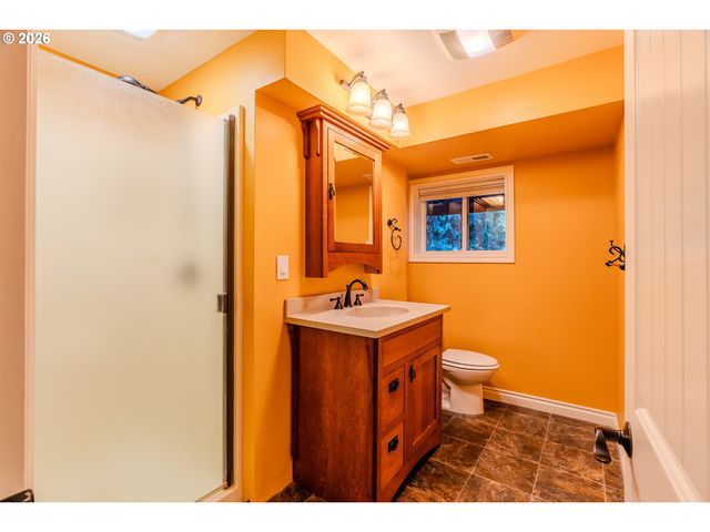 10731 Se EASTMONT Dr, Damascus, OR 97089