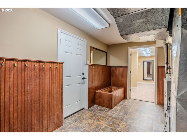 10731 Se EASTMONT Dr, Damascus, OR 97089