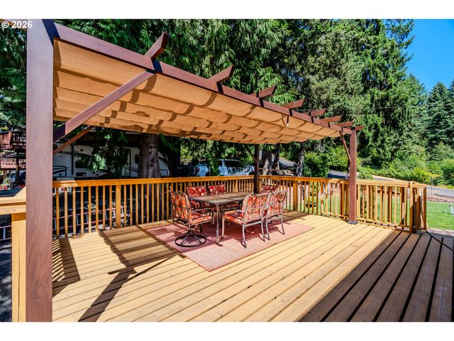 10731 Se EASTMONT Dr, Damascus, OR 97089