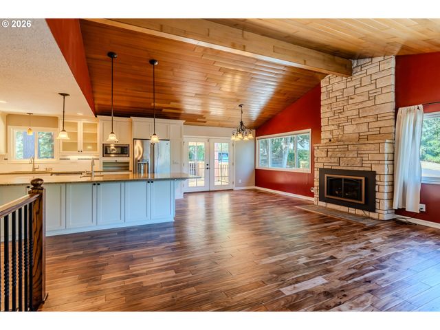 10731 Se EASTMONT Dr, Damascus, OR 97089
