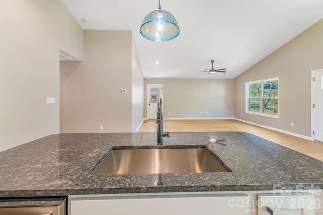 1196 Crabtree Road, Waynesville, NC 28785