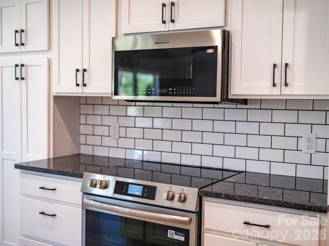 1196 Crabtree Road, Waynesville, NC 28785