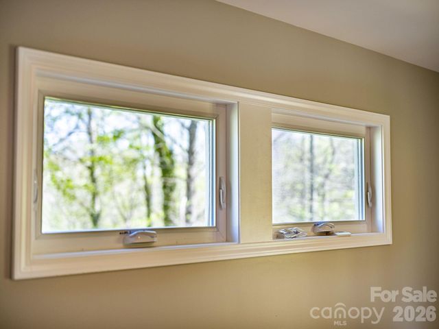 1196 Crabtree Road, Waynesville, NC 28785