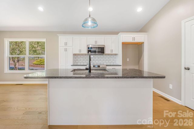 1196 Crabtree Road, Waynesville, NC 28785