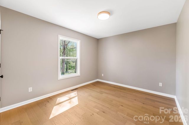 1196 Crabtree Road, Waynesville, NC 28785