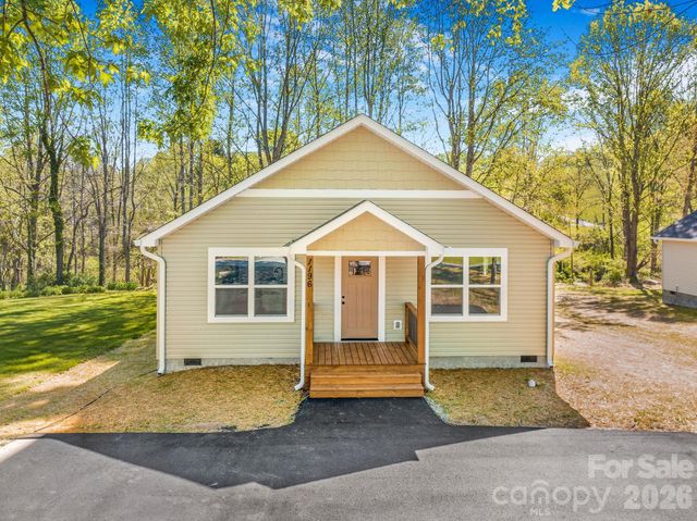 1196 Crabtree Road, Waynesville, NC 28785