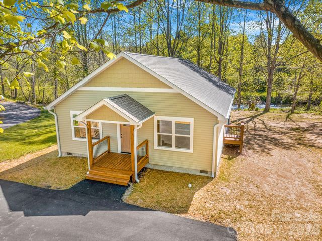 1196 Crabtree Road, Waynesville, NC 28785