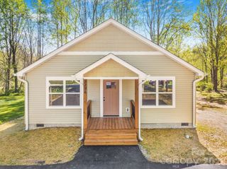 1196 Crabtree Road, Waynesville, NC 28785