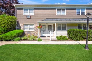 4428 Wilshire Lane J28, Oakdale, NY 11769