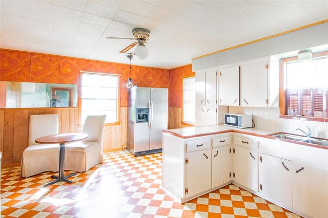 12617 Fm 1887 Road, Hempstead, TX 77445