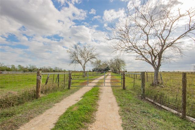 12617 Fm 1887 Road, Hempstead, TX 77445