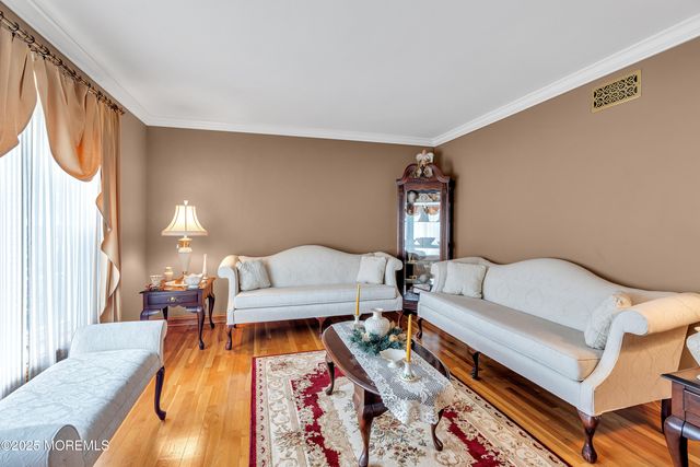 1 River Drive, Farmingdale, NJ 07727