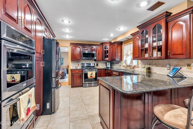 1 River Drive, Farmingdale, NJ 07727