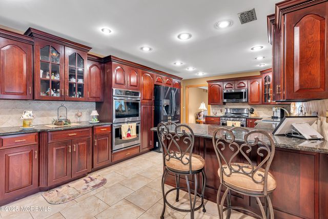 1 River Drive, Farmingdale, NJ 07727