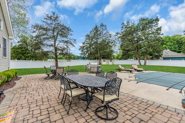 1 River Drive, Farmingdale, NJ 07727
