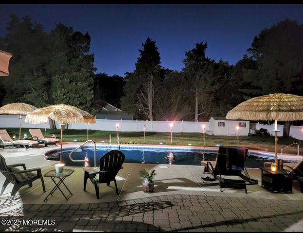 1 River Drive, Farmingdale, NJ 07727