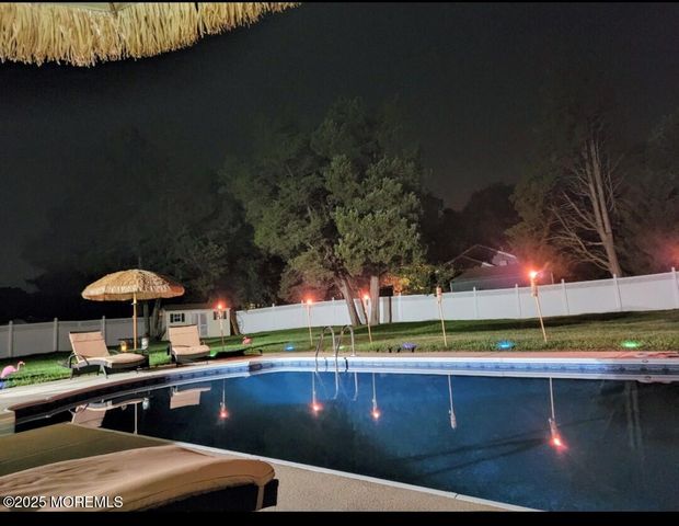 1 River Drive, Farmingdale, NJ 07727