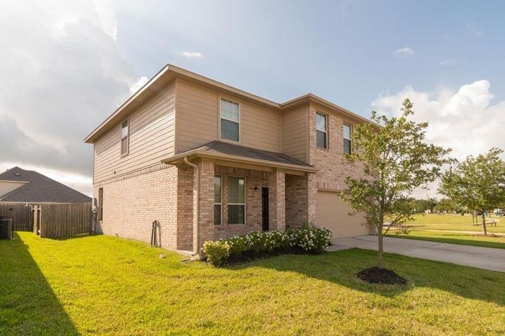 188 Rodeo Drive, Manvel, TX 77578