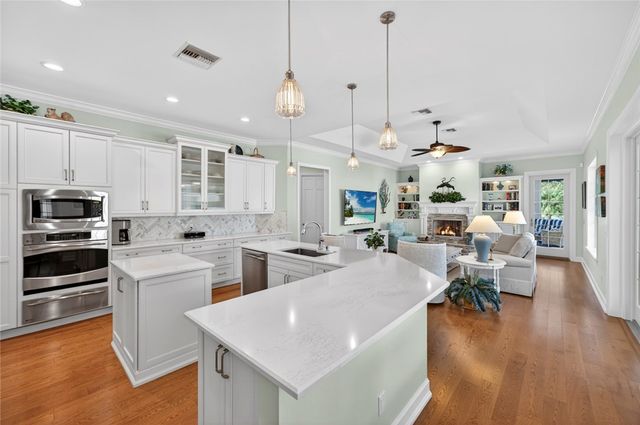 104 Hidden Oak Lane, Vero Beach, FL 32963