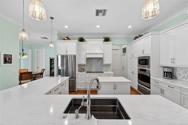 104 Hidden Oak Lane, Vero Beach, FL 32963