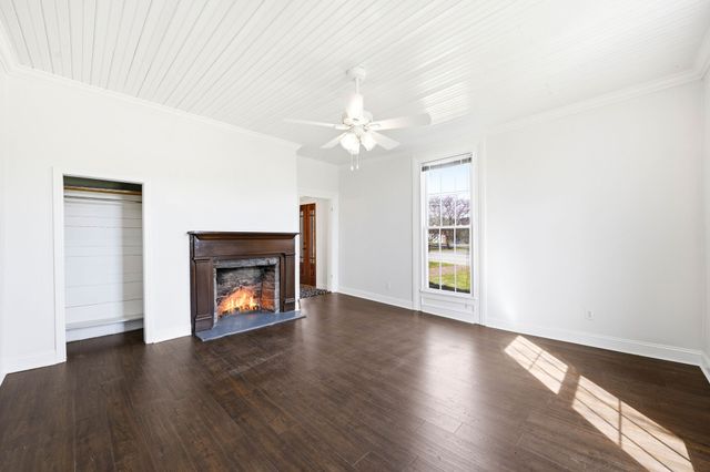 107 Mechanic St, N, Lynchburg, TN 37352