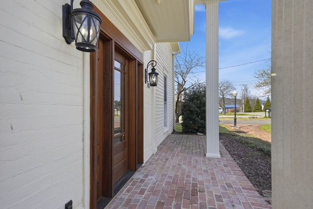 107 Mechanic St, N, Lynchburg, TN 37352