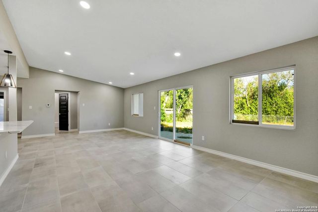 826 CHEVY CHASE DR, San Antonio, TX 78209