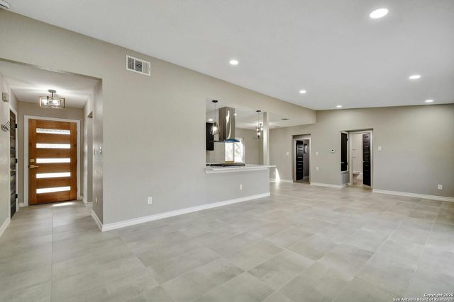 826 CHEVY CHASE DR, San Antonio, TX 78209