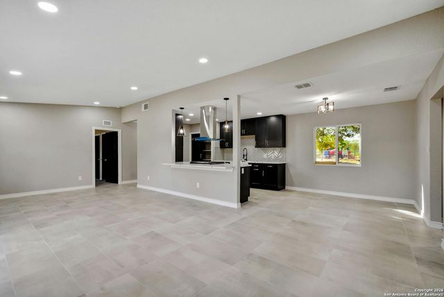 826 CHEVY CHASE DR, San Antonio, TX 78209