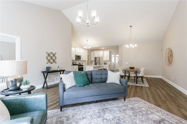 243 Bretlyn Circle, Brighton, NY 14618