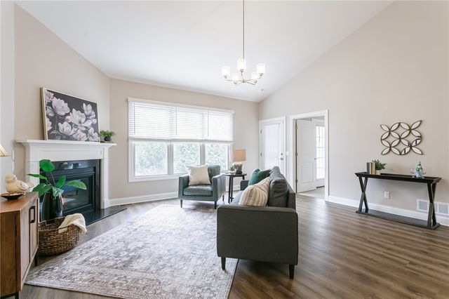 243 Bretlyn Circle, Brighton, NY 14618