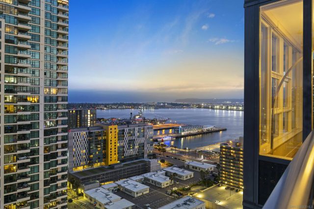 1325 Pacific Hwy. 2704, San Diego, CA 92101