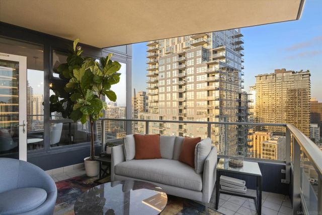1325 Pacific Hwy. 2704, San Diego, CA 92101