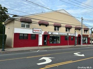 360 Larkfield Road 18, East Northport, NY 11731