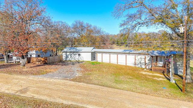 128 Meandering Way, Mabank, TX 75156