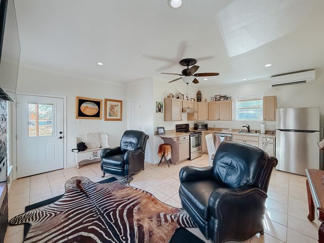 128 Meandering Way, Mabank, TX 75156