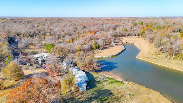128 Meandering Way, Mabank, TX 75156