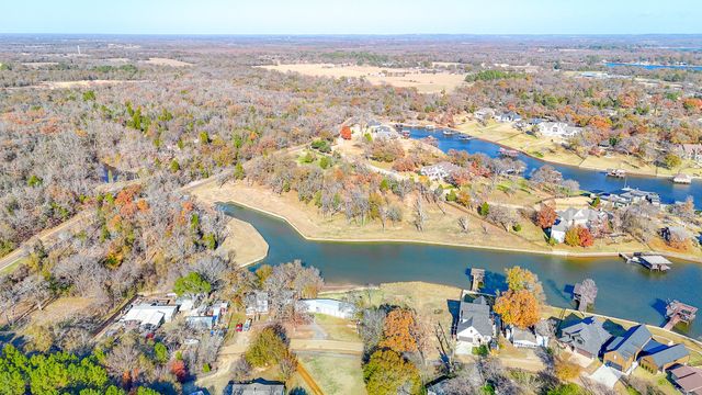 128 Meandering Way, Mabank, TX 75156