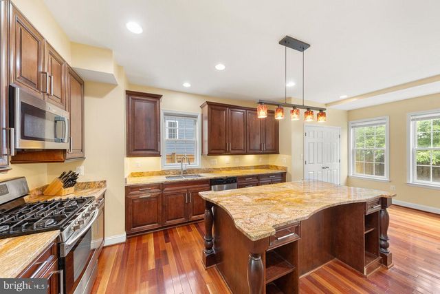 33 DONELSON ST, Alexandria, VA 22304