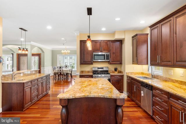 33 DONELSON ST, Alexandria, VA 22304