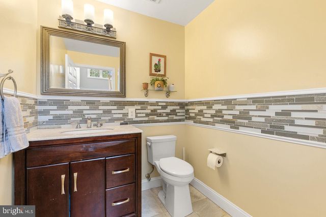 33 DONELSON ST, Alexandria, VA 22304