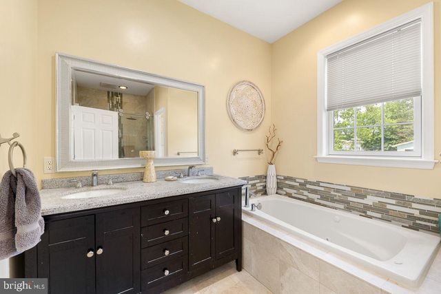 33 DONELSON ST, Alexandria, VA 22304