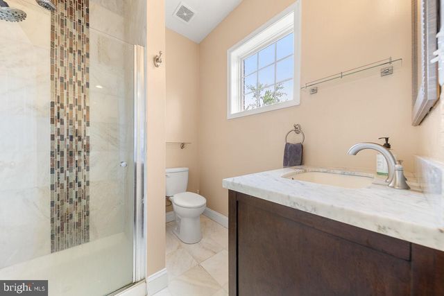 33 DONELSON ST, Alexandria, VA 22304